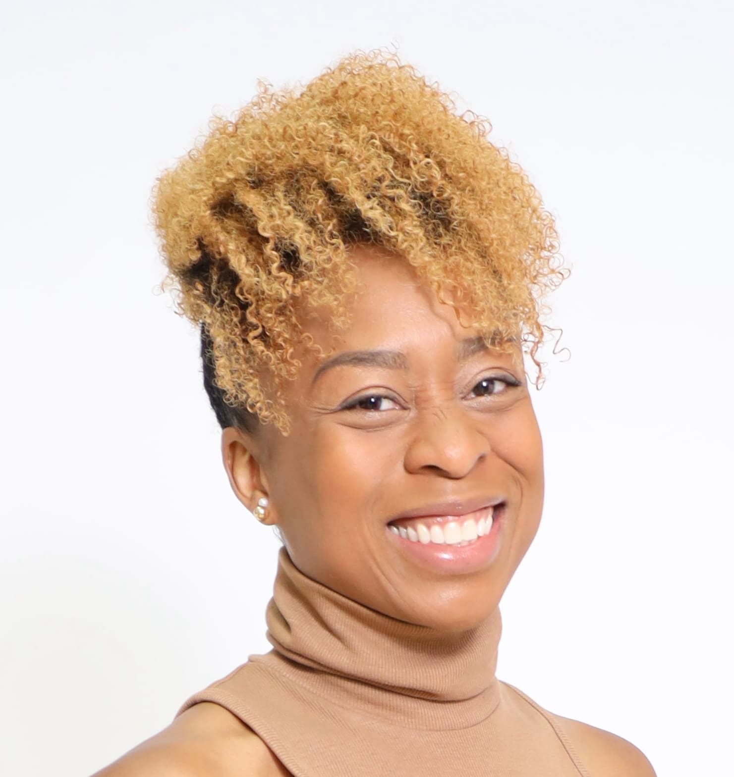 Linnea Willis Professional Headshot